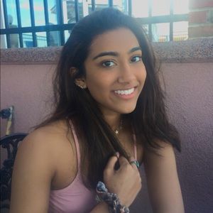Meet your Posher, Riya